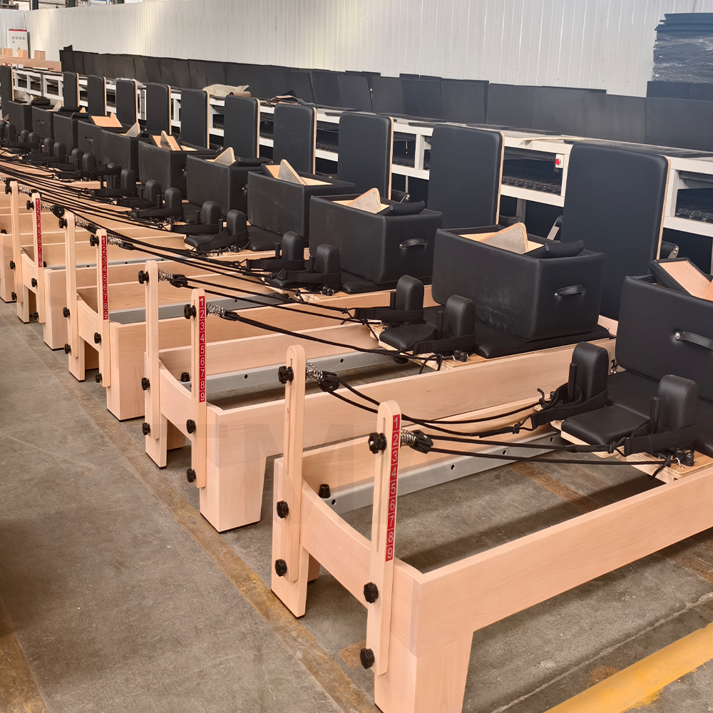 Pilates Yoga &A - DZ132 Beech Wood Pilates Reformers Machine